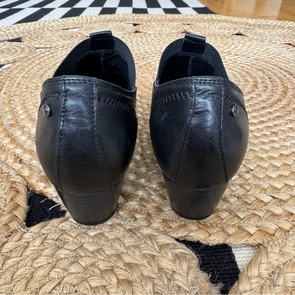 Black Block Heel Slip-On Shoes - Picture 4 of 5